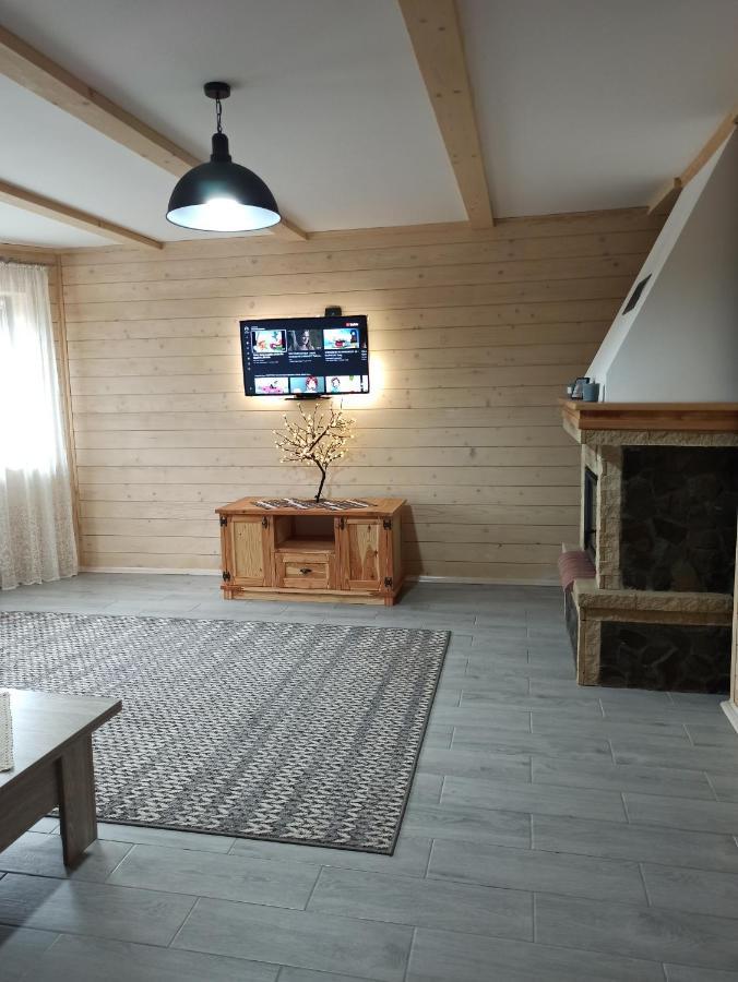 Brand New 2020 Specious Apartment Druzi 2 Palyanytsya Buitenkant foto